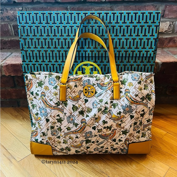 **SOLD**  Tory Burch Ella Nylon Large Tote - Picture 2 of 11